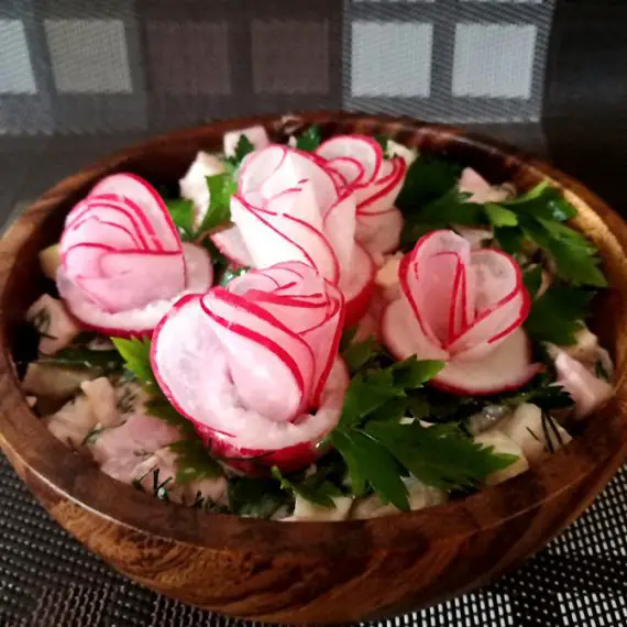 Here’s How You Make Radish Rosettes Radish benefits